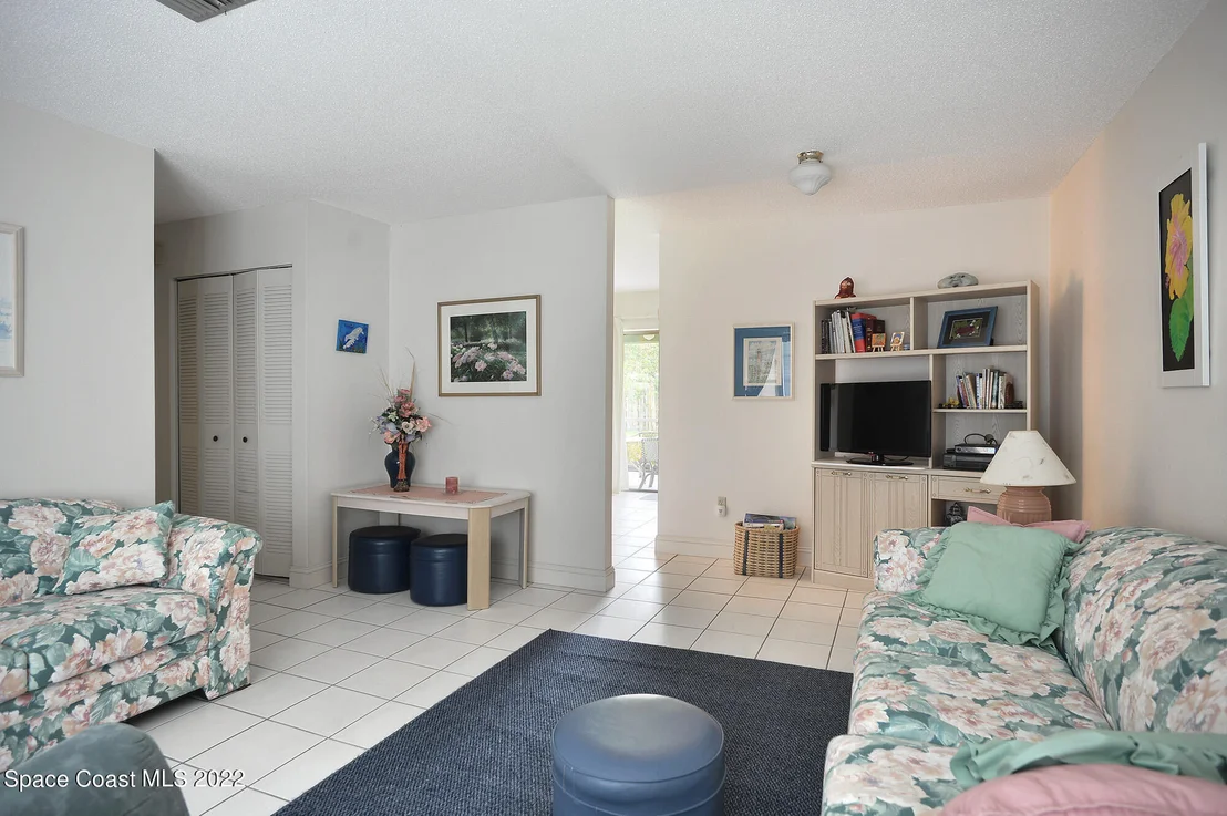 Photo of 823 Angle Street NE