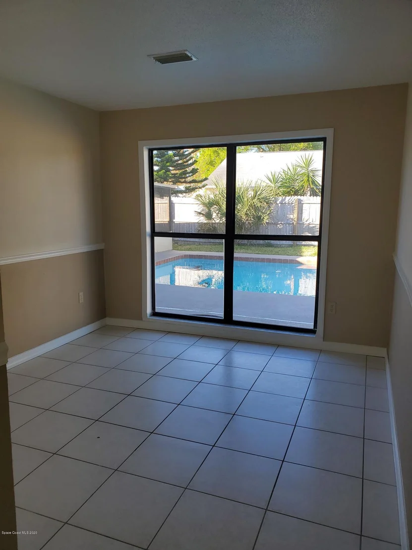 Photo of 890 Kings Post Road