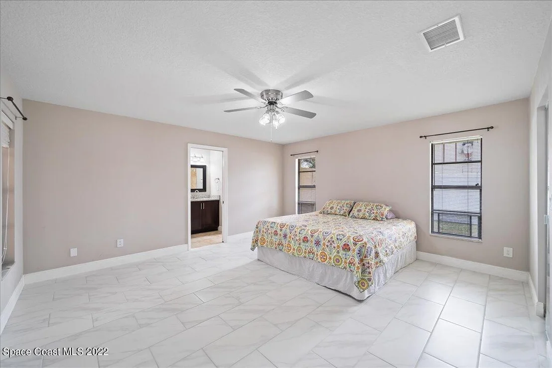 Photo of 926 Waialae Circle NE