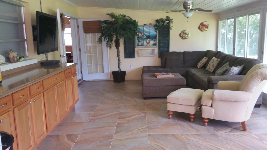 Photo of 451 Crescent Drive