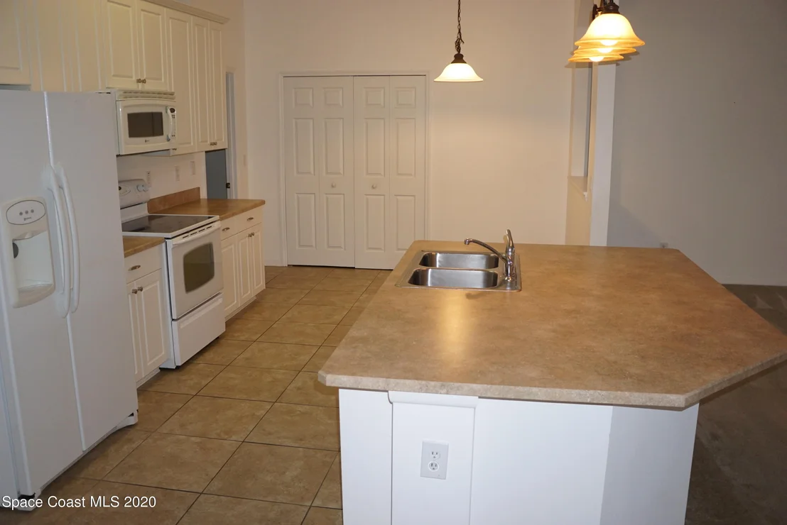 Photo of 1101 Morgan Circle NE