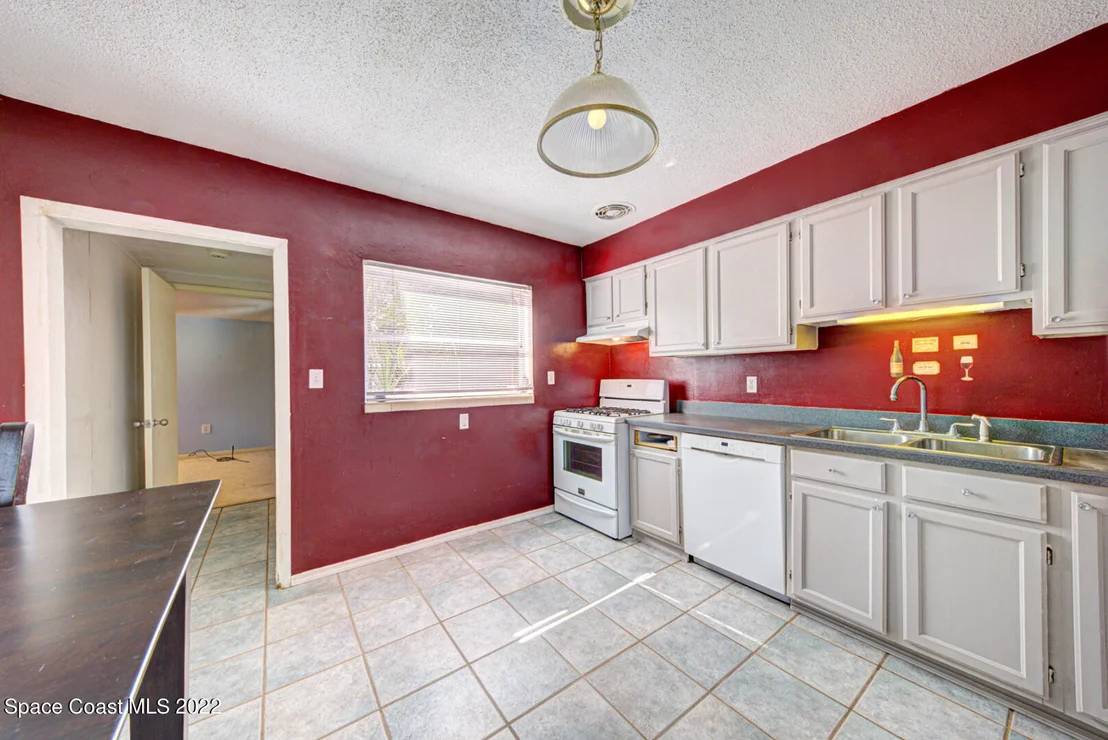 Photo of 325 Orchid Boulevard