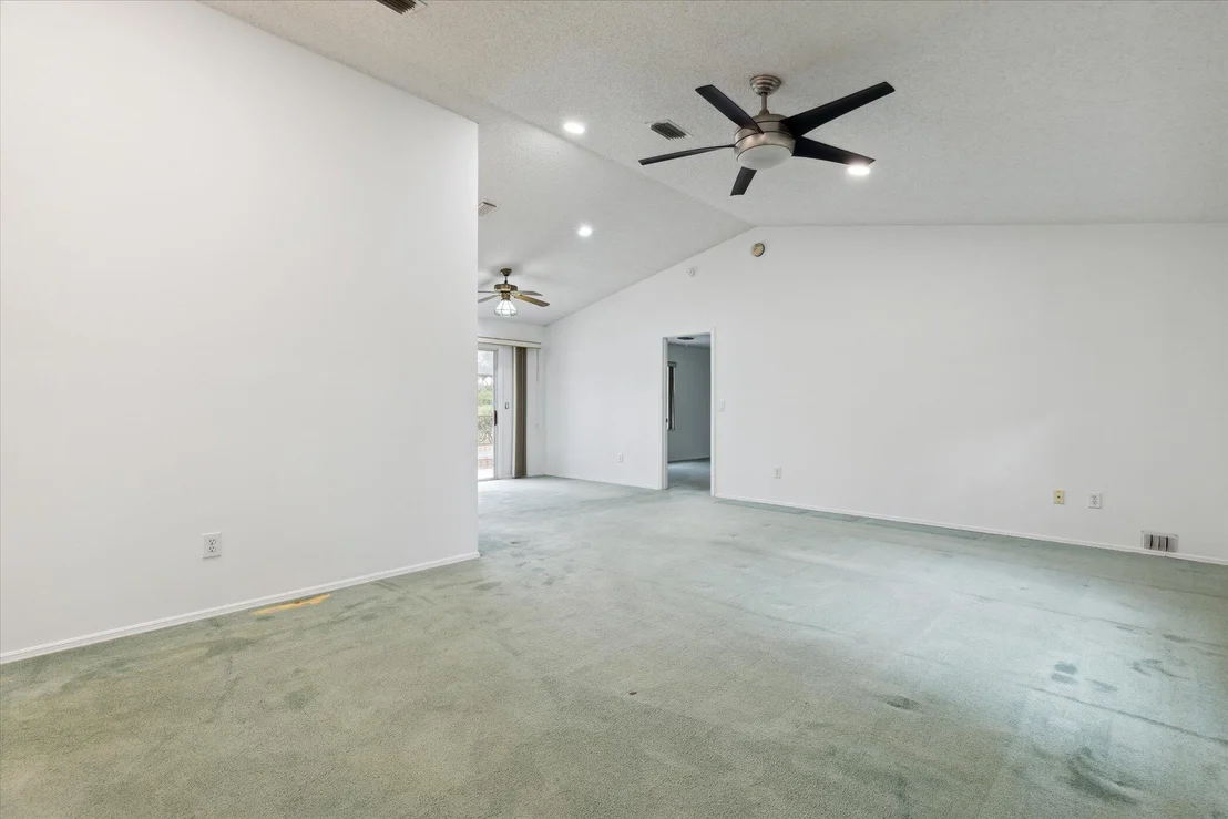 Photo of 1270 Meadowbrook Road NE