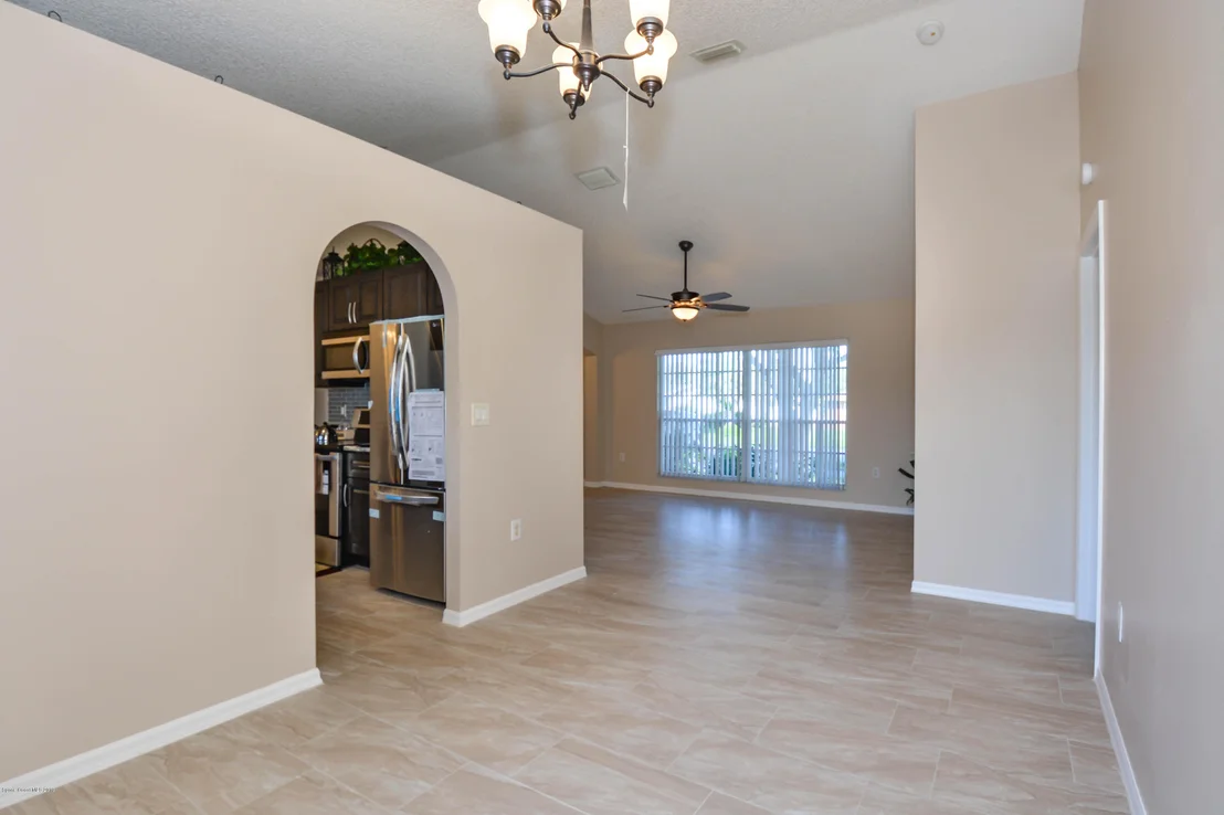 Photo of 1898 Fallon Boulevard NE