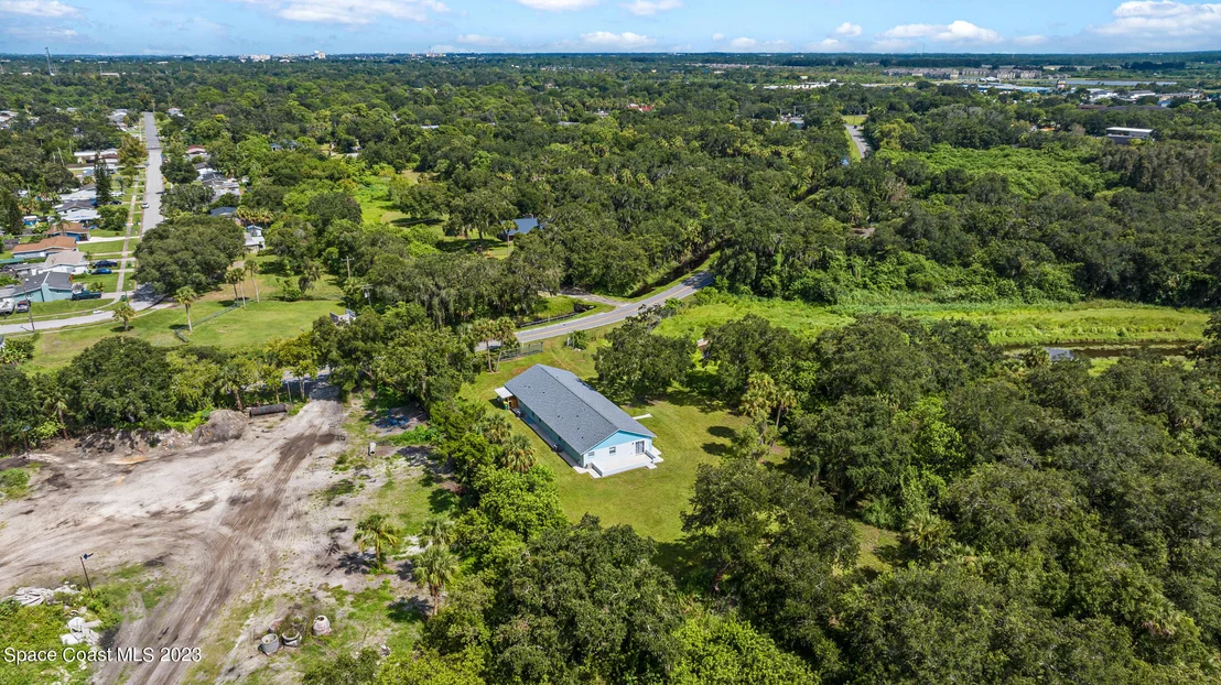Photo of 472 Gray Road