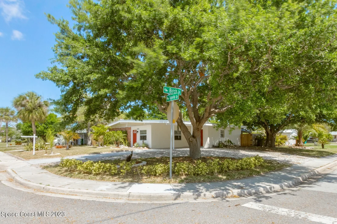 Photo of 825 Tupelo Drive