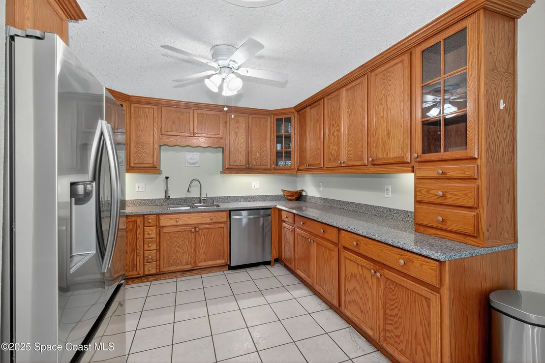 Photo of 853 Knecht Road NE