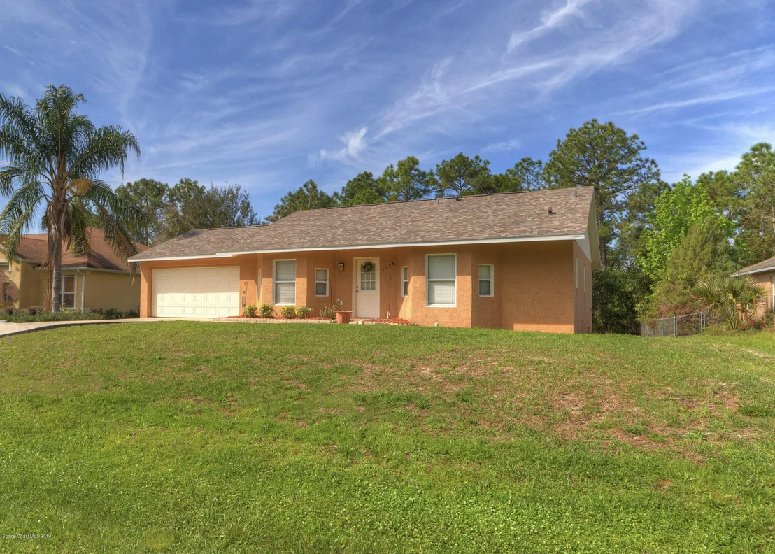 Photo of 1888 Villa Drive