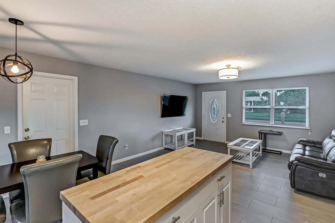 Photo of 2563 Stratford Drive
