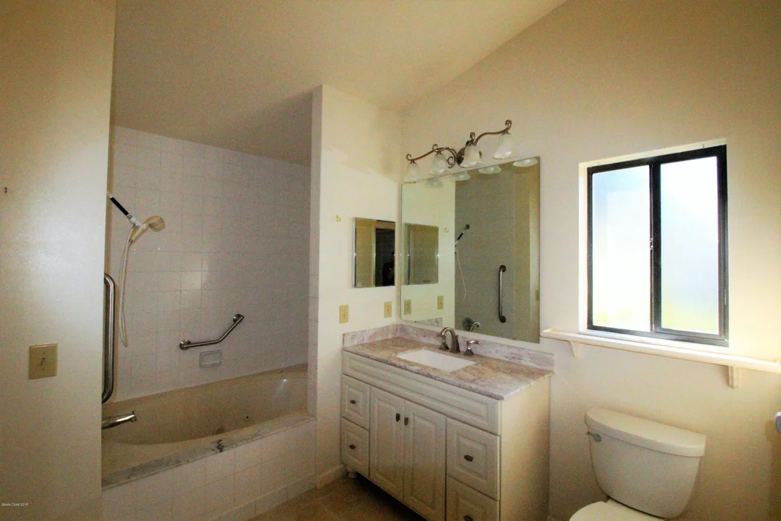 Photo of 1522 Frontier Drive