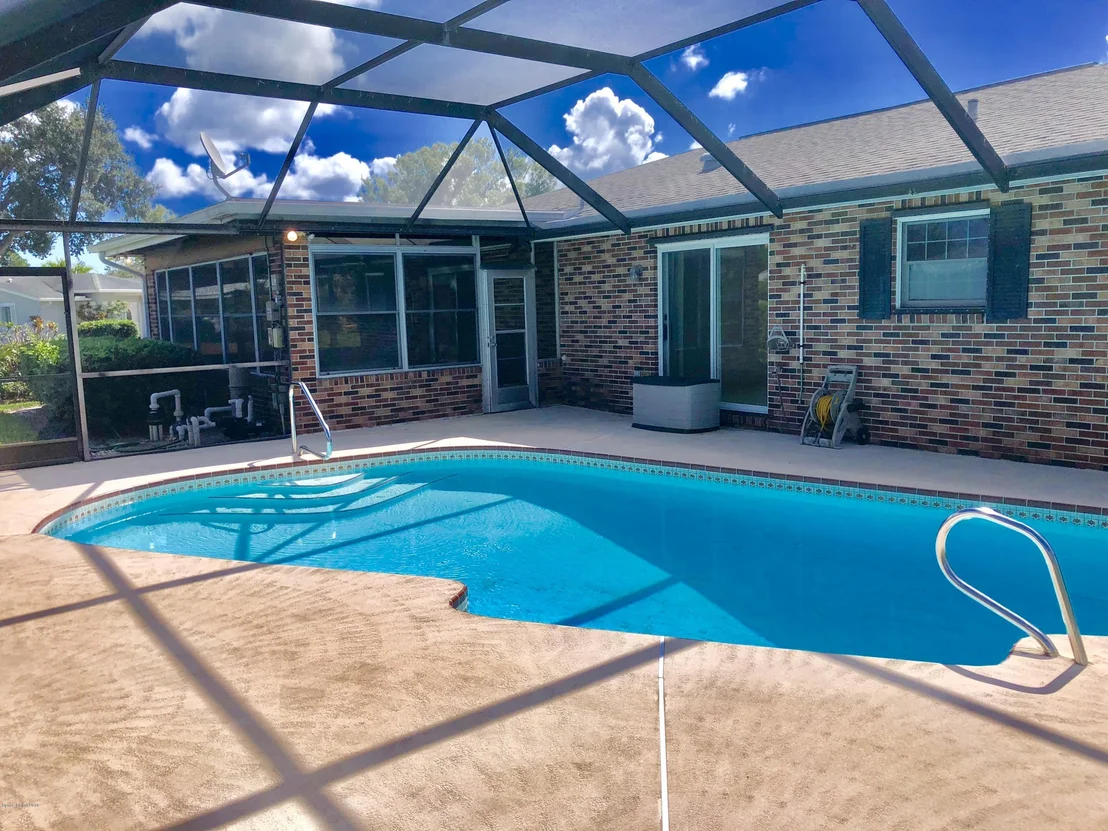 Photo of 1481 Meadowbrook Road NE