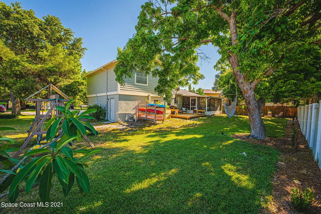 Photo of 818 Hanover Court