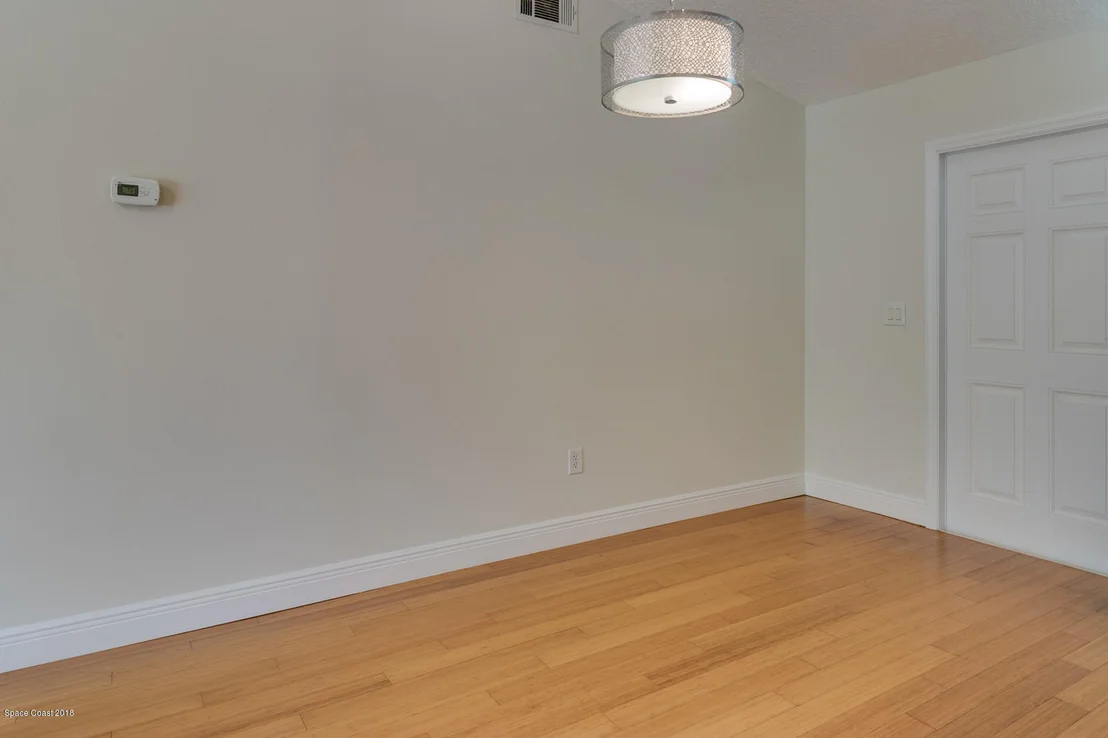 Photo of 866 Pine Wood Avenue