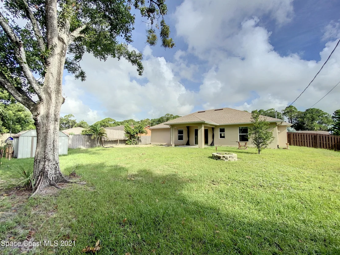 Photo of 5475 Friendly Street