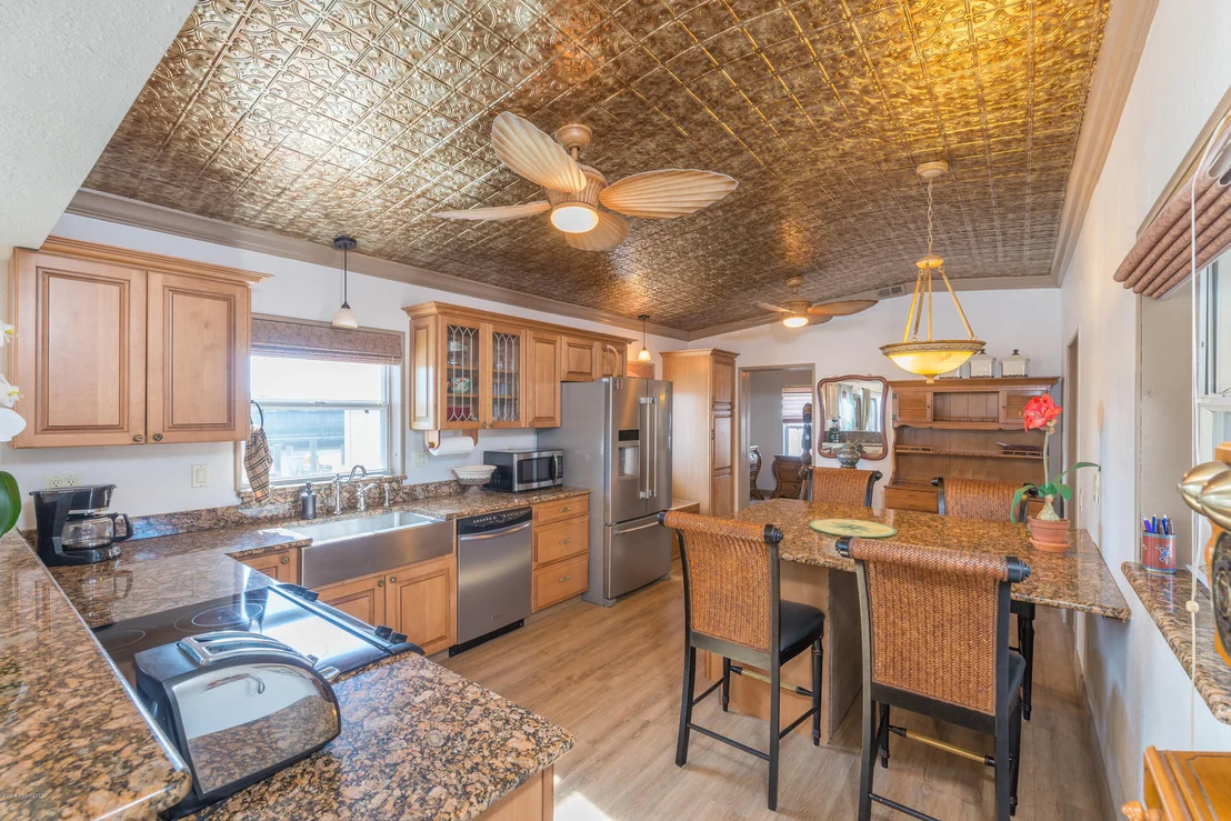 Photo of 423 Angelo Lane