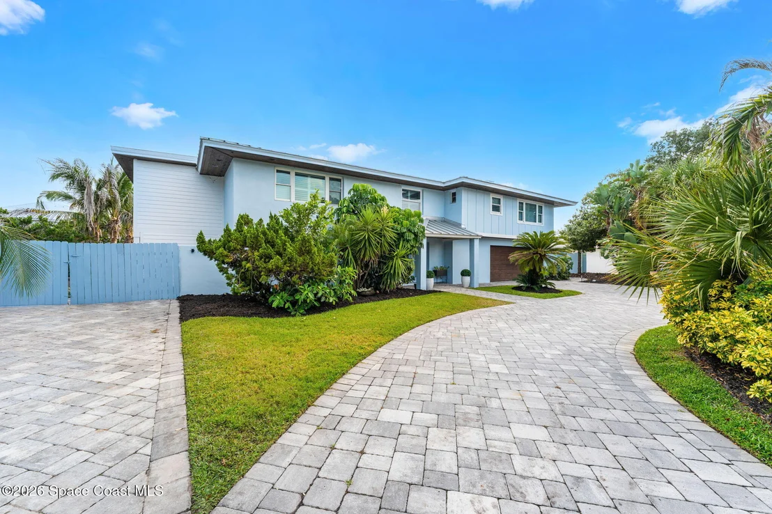 Photo of 417 Riverview Lane