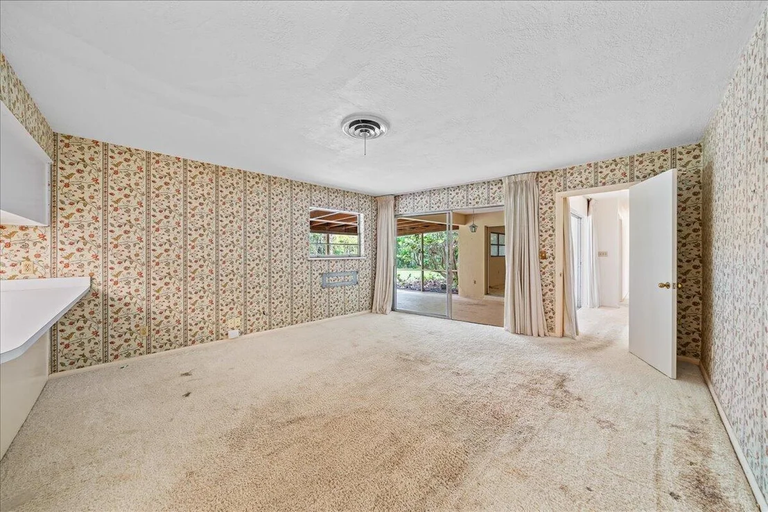 Photo of 550 Seabreeze Drive