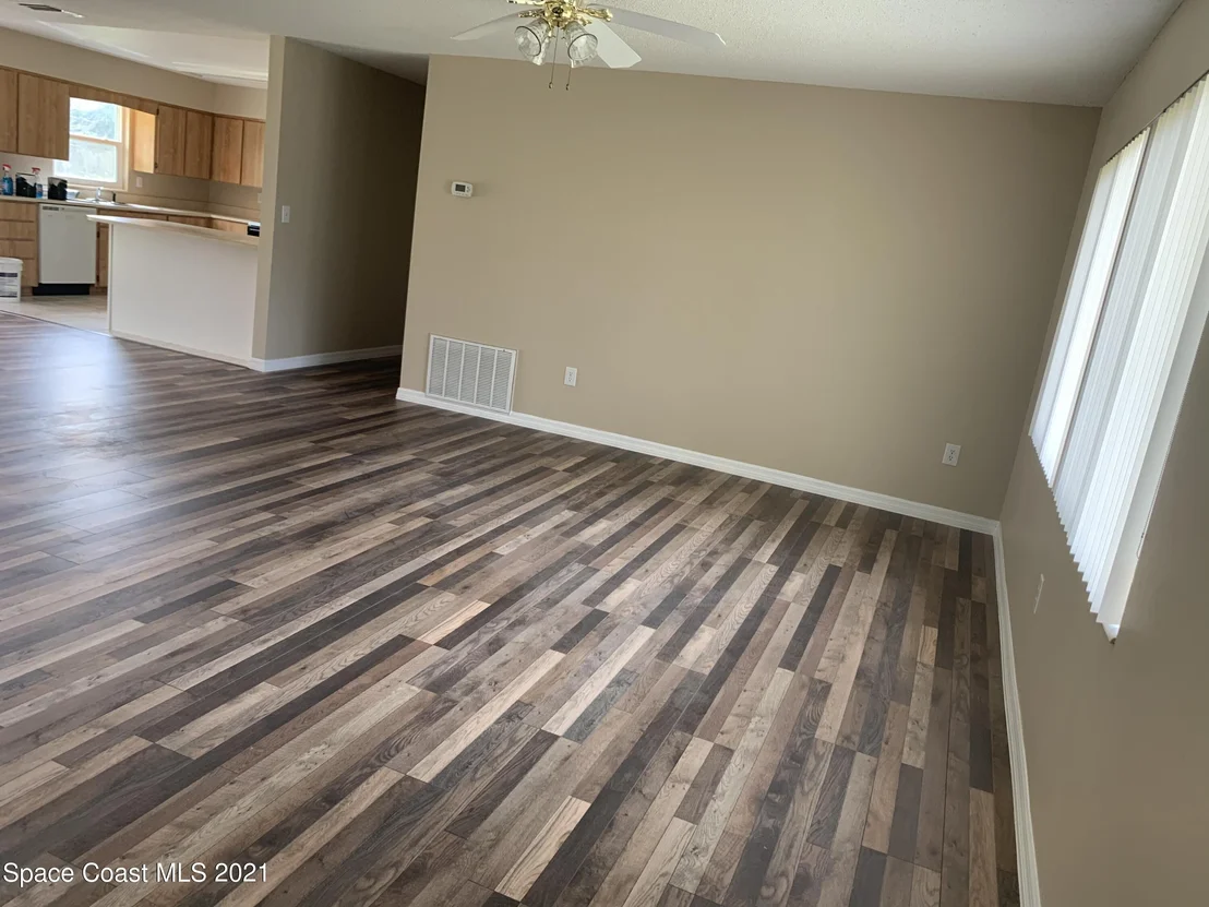 Photo of 6033 Palm Street