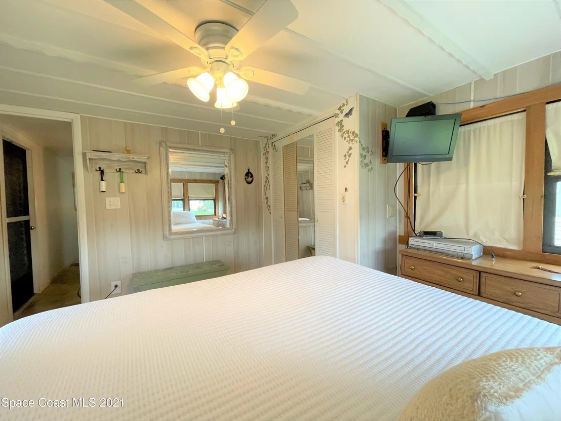 Photo of 735 Barefoot Boulevard