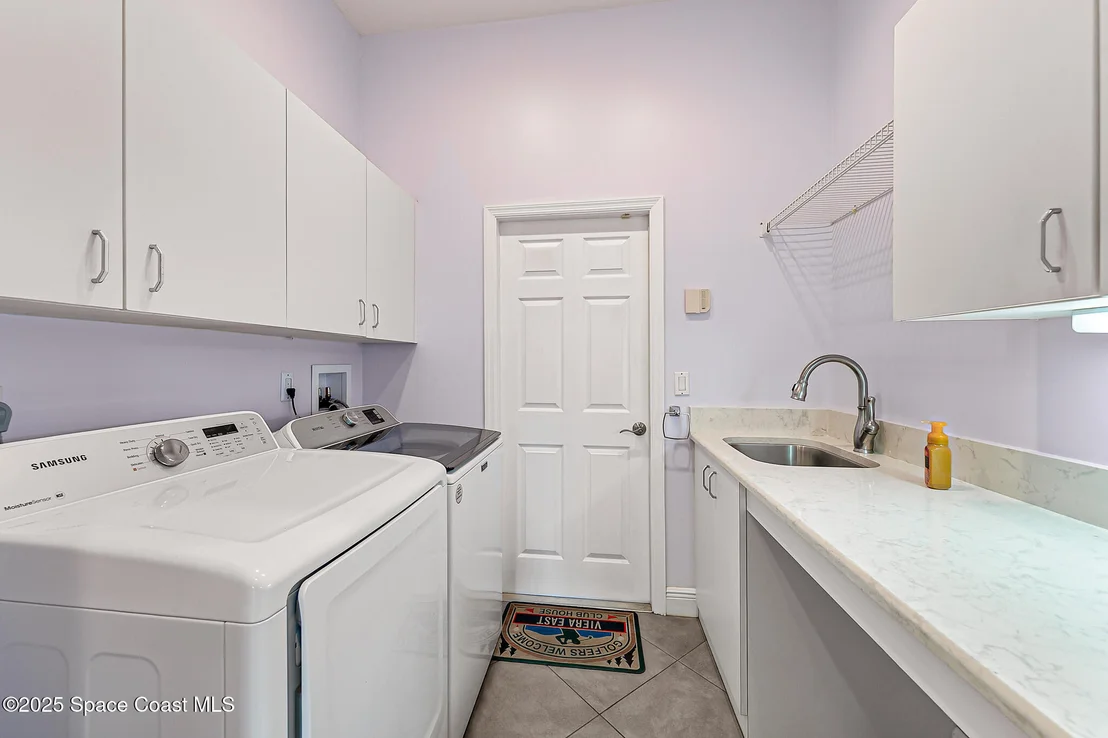 Photo of 2596 Addington Circle