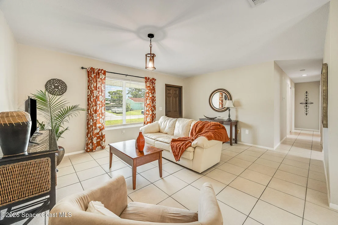 Photo of 730 Azure Avenue NE