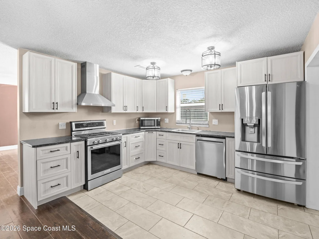 Photo of 956 Beechfern Lane