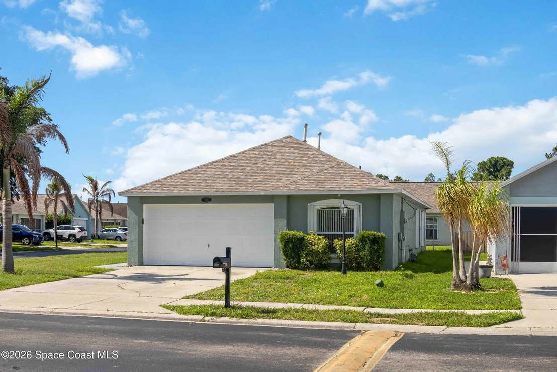 Photo of 2126 Redwood Circle NE