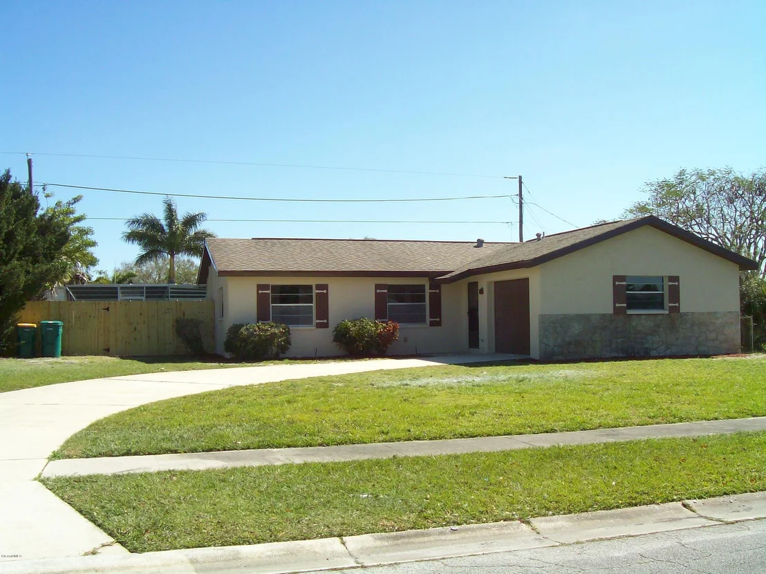 Photo of 545 Chantilly Drive