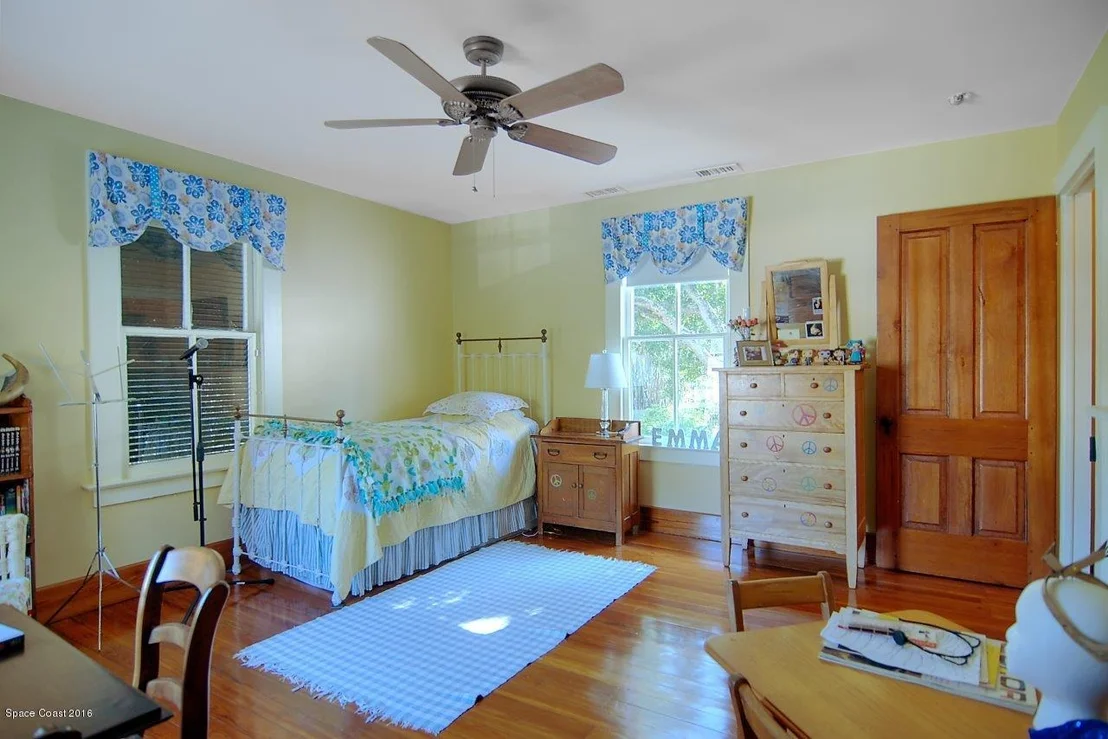 Photo of 27 Barton Avenue