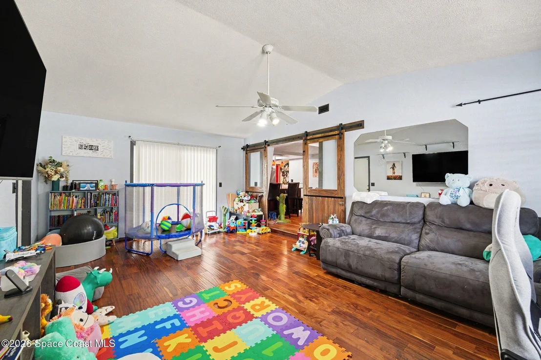 Photo of 6830 Bright Avenue