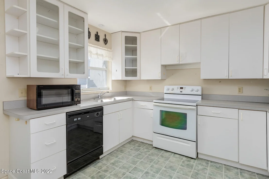 Photo of 2922 Riverview Drive