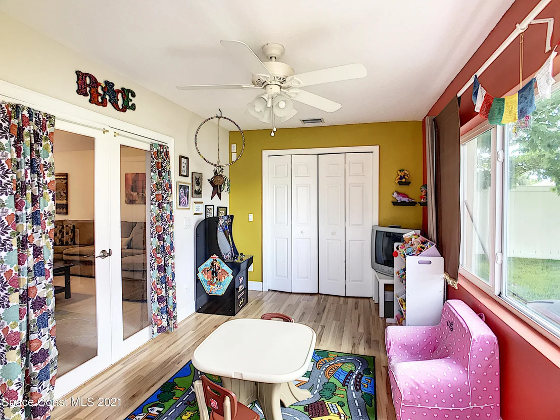 Photo of 893 Shaw Circle