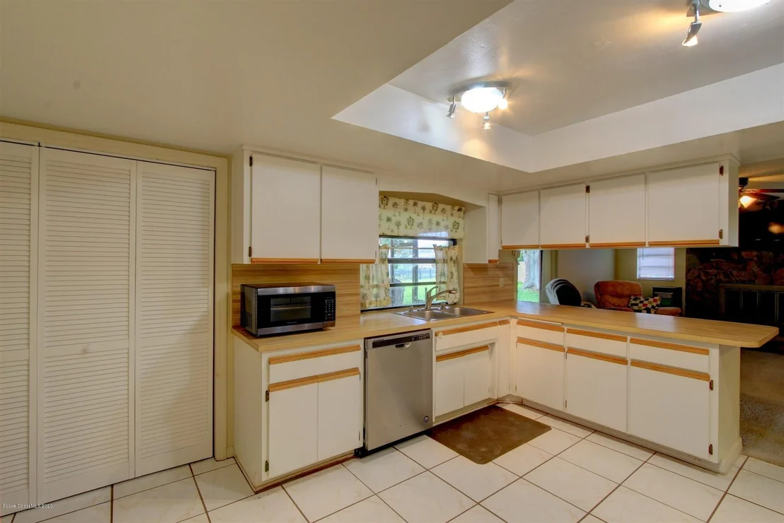 Photo of 881 Sunnybrook Lane