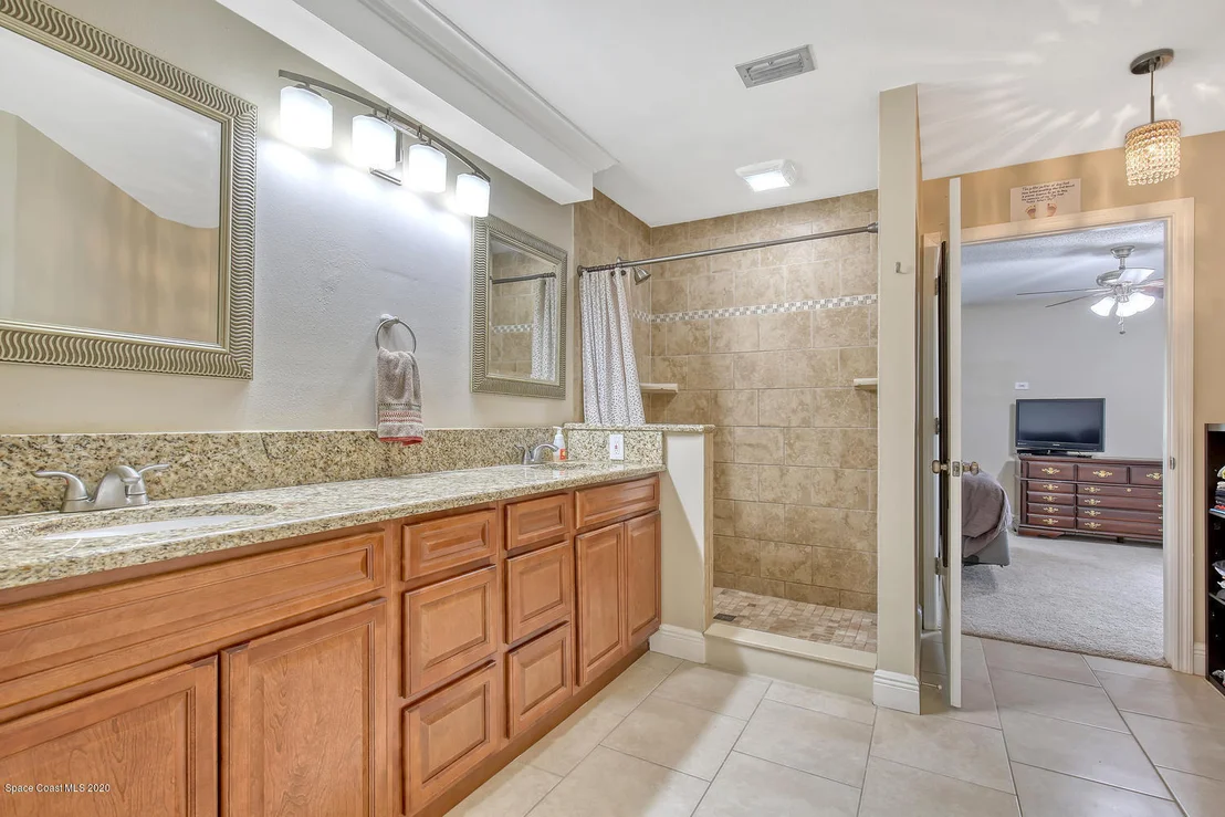 Photo of 1004 Cedarbrook Court