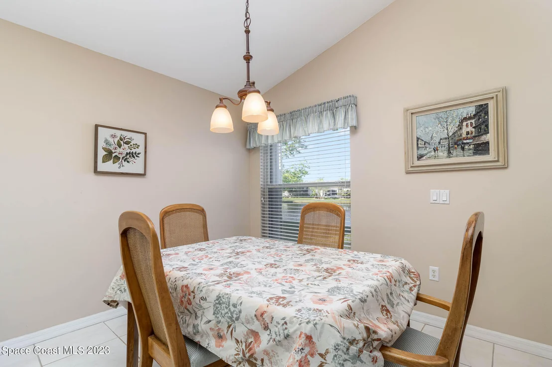 Photo of 2421 Addington Circle
