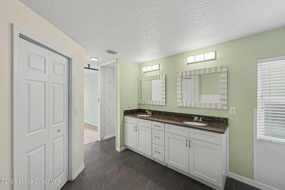 Photo of 1019 Mandarin Drive NE
