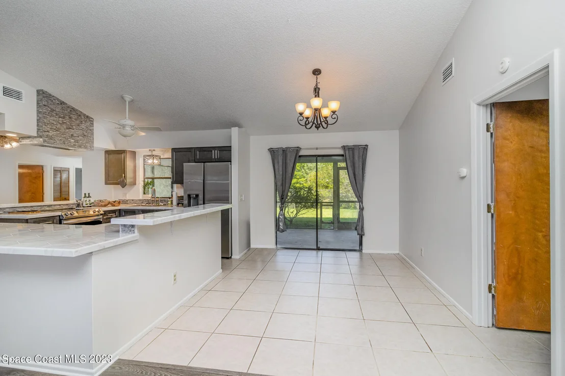 Photo of 2777 Nobility Avenue