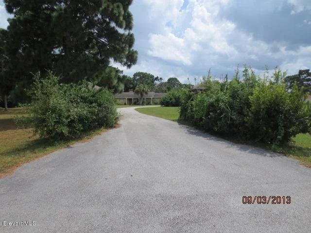 Photo of 4055 Pinewood Road
