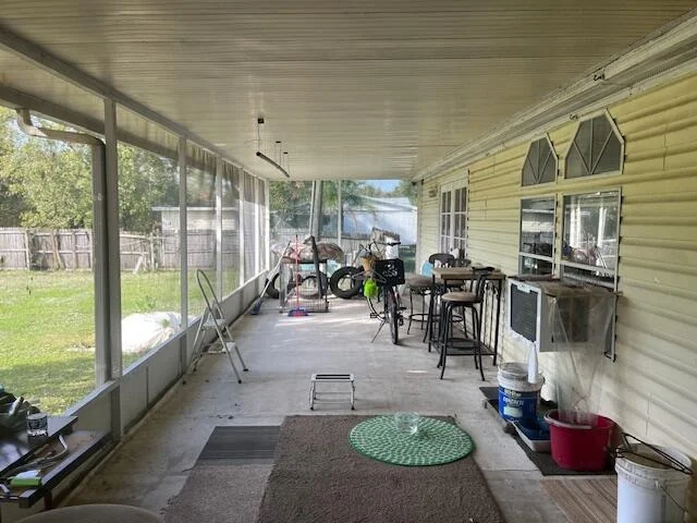 Photo of 557 Vivian Drive