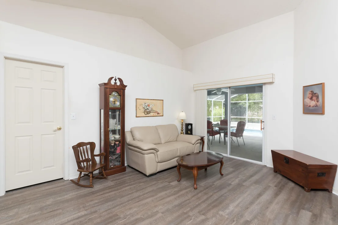 Photo of 876 High Pointe Circle