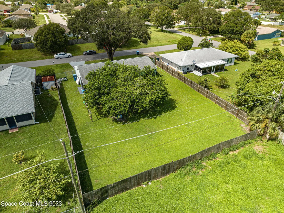 Photo of 791 Arundo Avenue NE