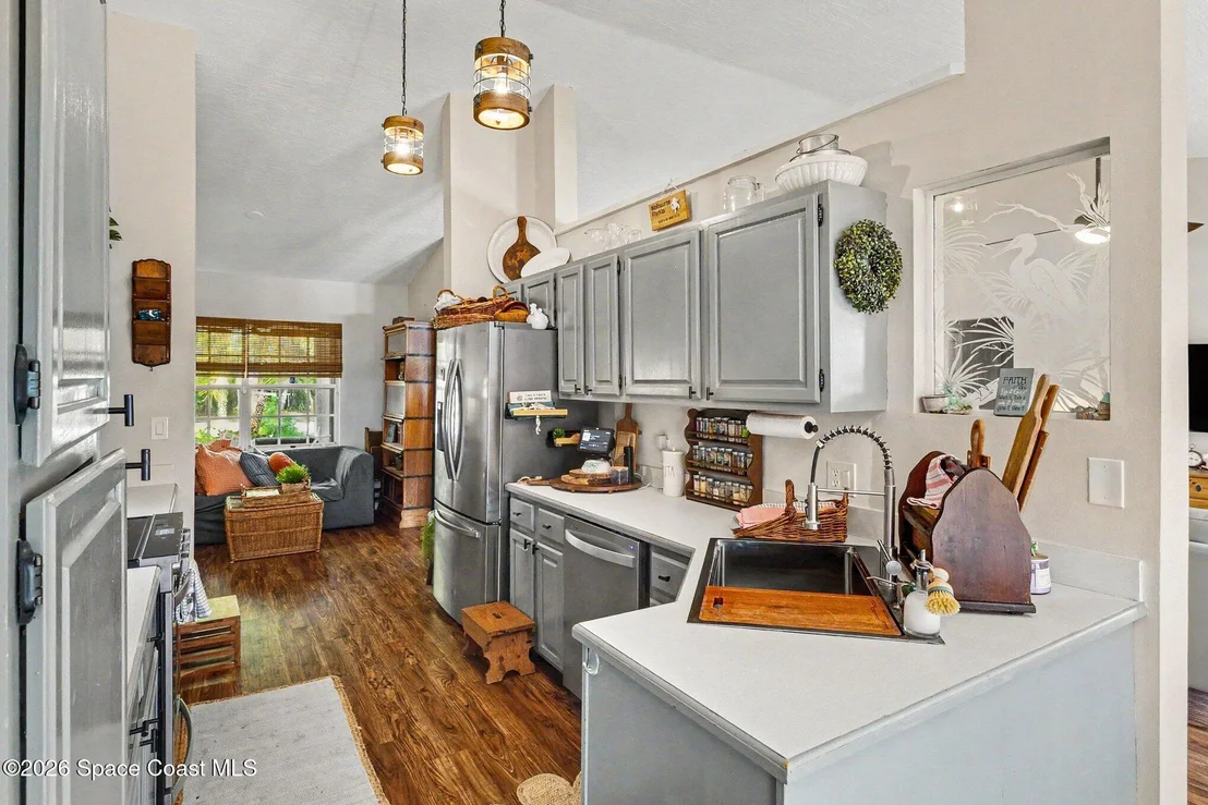 Photo of 1051 Mandarin Drive NE