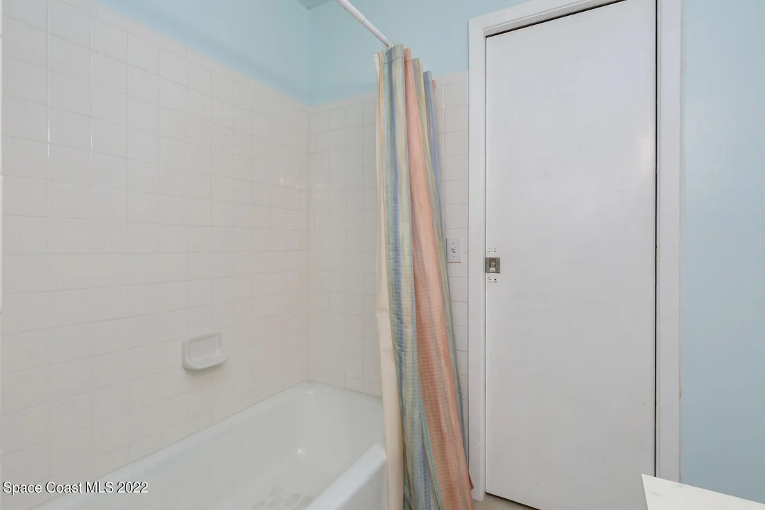 Photo of 2205 Lakeview Drive