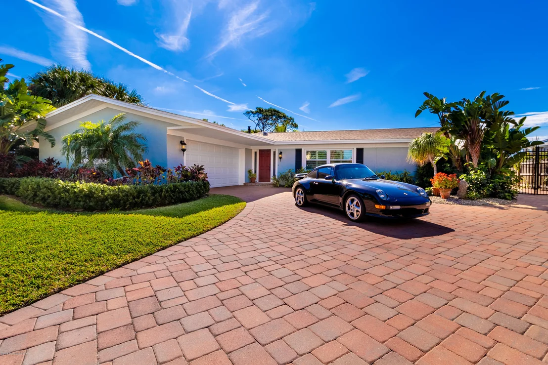 Photo of 413 Riverview Lane