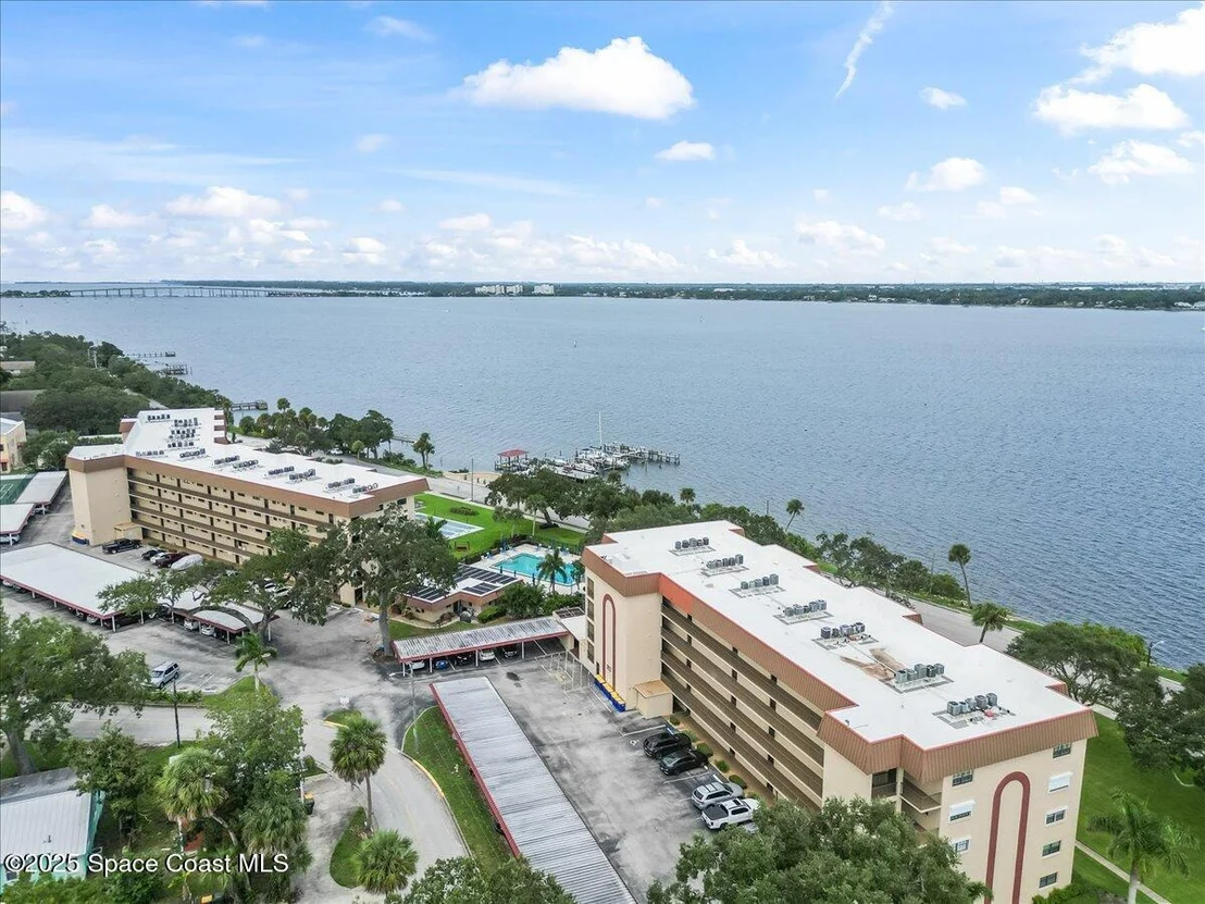Photo of Unit 303 at 1049 Rockledge Drive