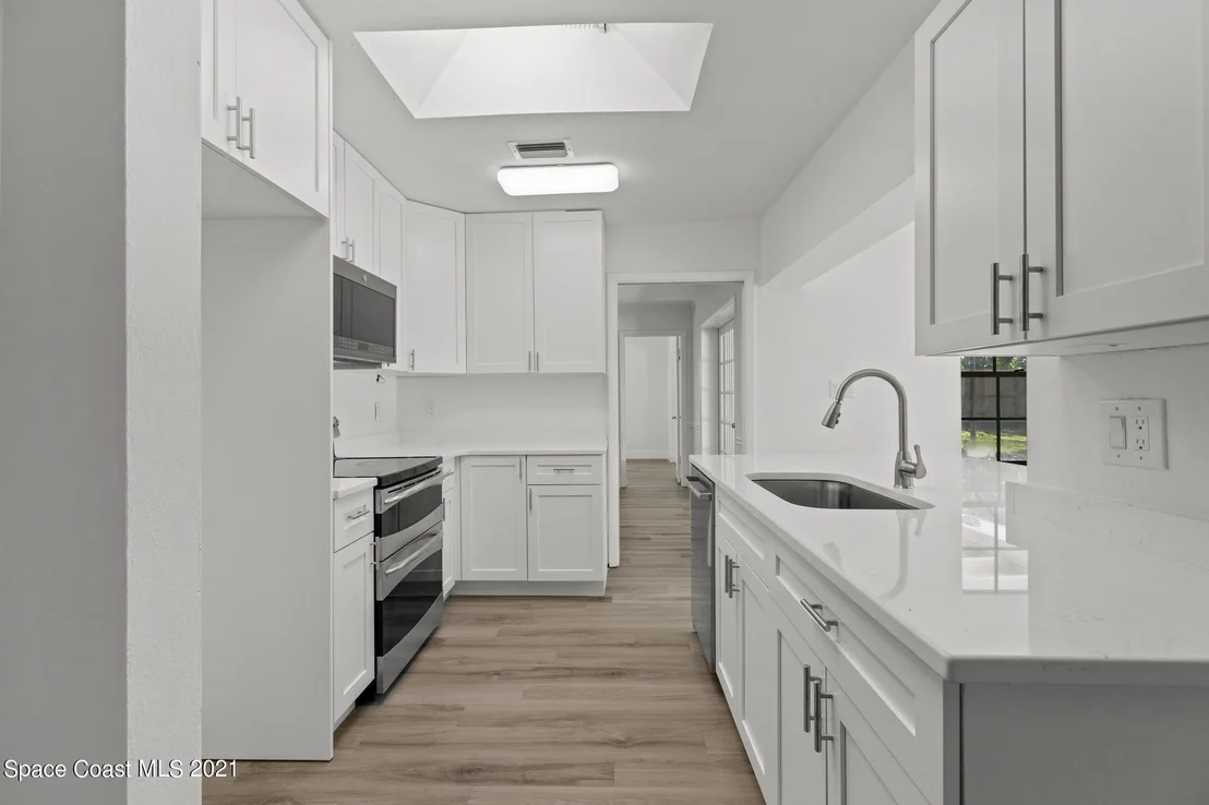 Photo of 151 Cocoa Avenue