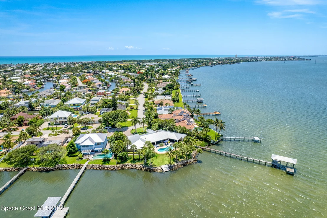 Photo of 437 River View Lane