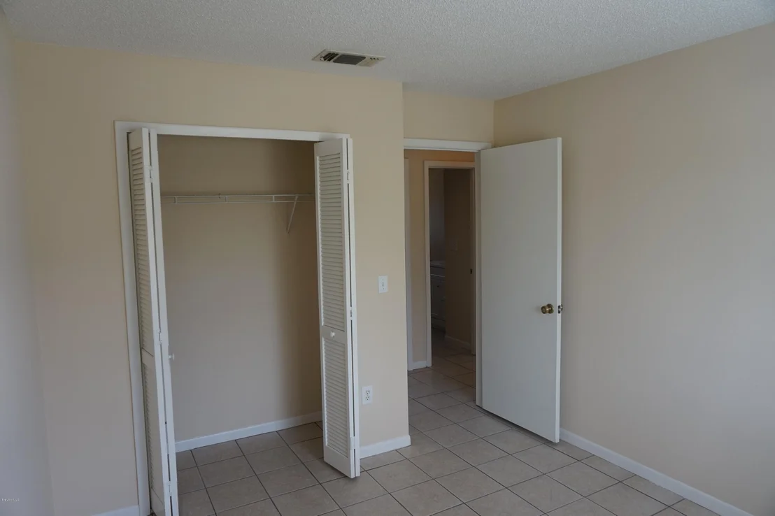 Photo of 850 Pine View Avenue