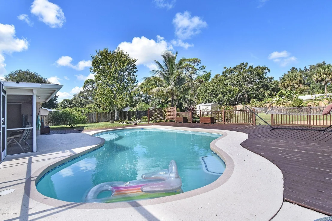 Photo of 7654 Sheridan Road