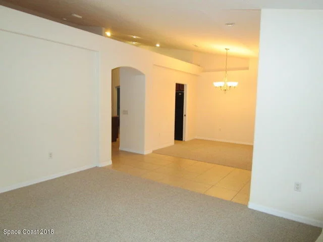 Photo of 1367 Eldron Boulevard SE